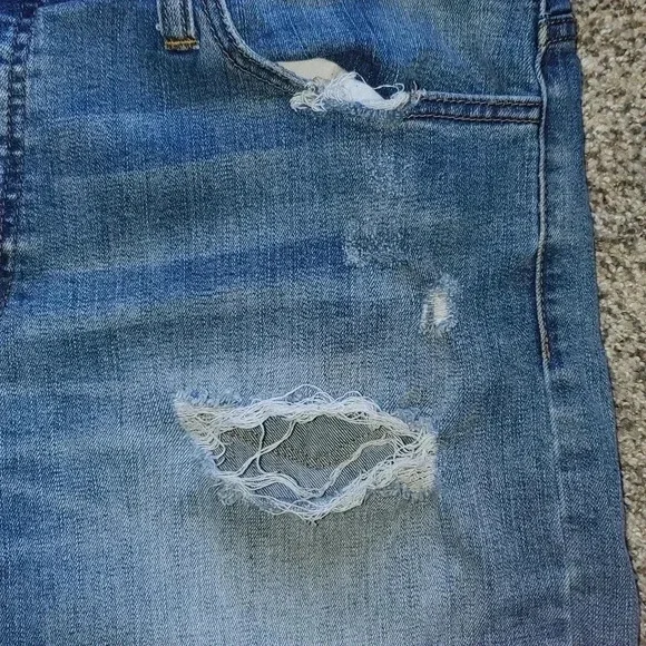 KanCan Medium Stone Wash Denim Shorts - Picture 5 of 8